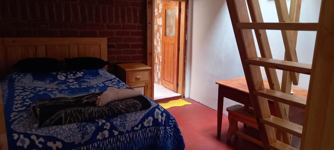 Hostal Dona Clarita & Vegetarian Food Chugchilan Bagian luar foto
