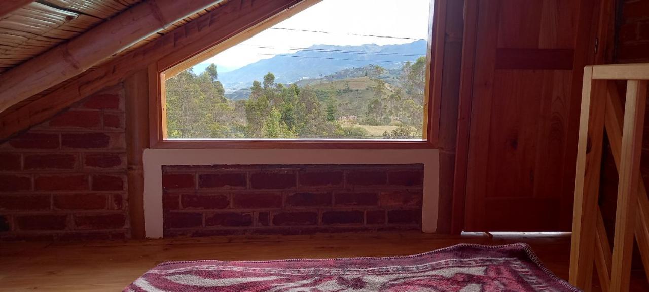 Hostal Dona Clarita & Vegetarian Food Chugchilan Bagian luar foto