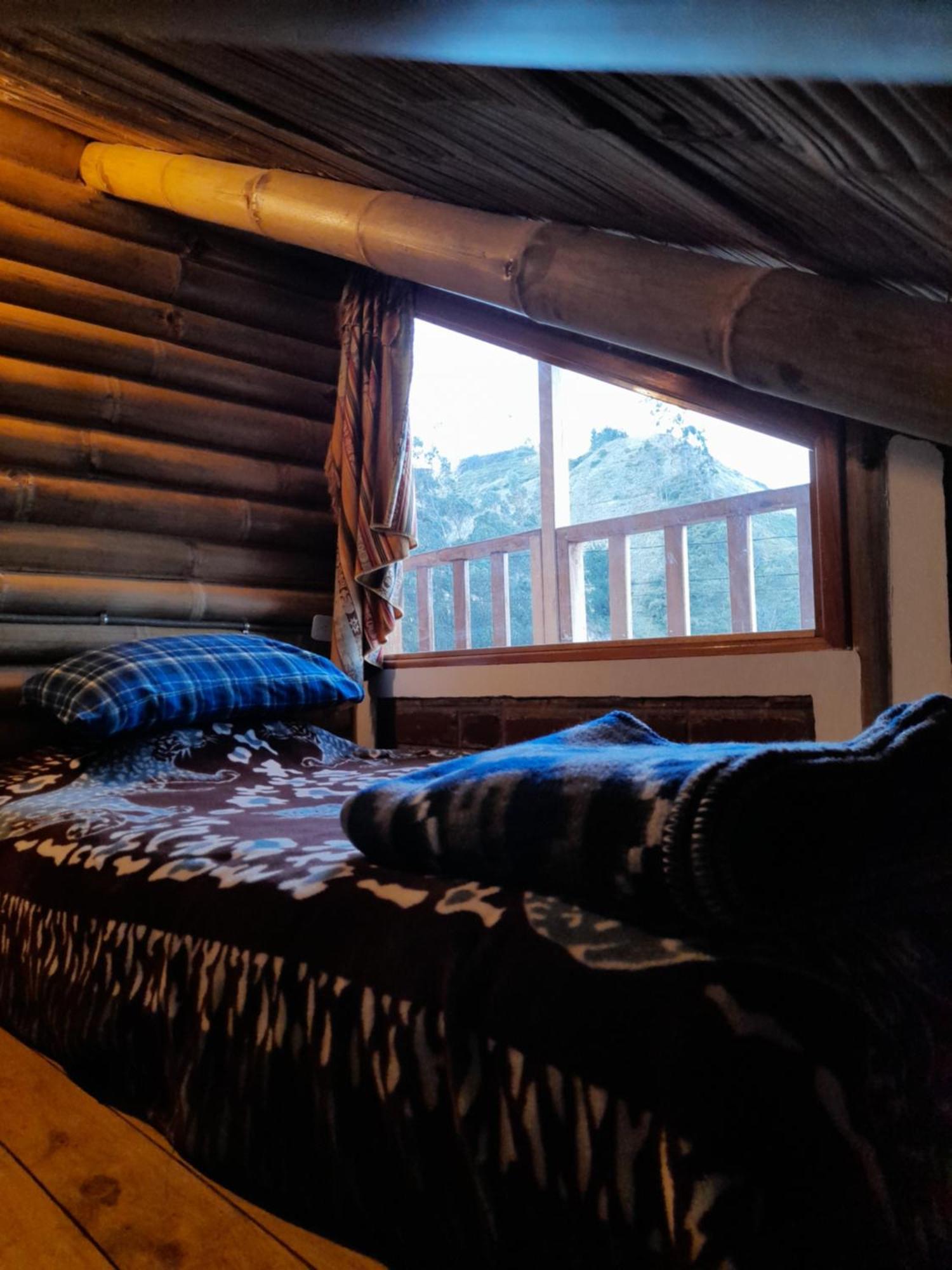 Hostal Dona Clarita & Vegetarian Food Chugchilan Bagian luar foto