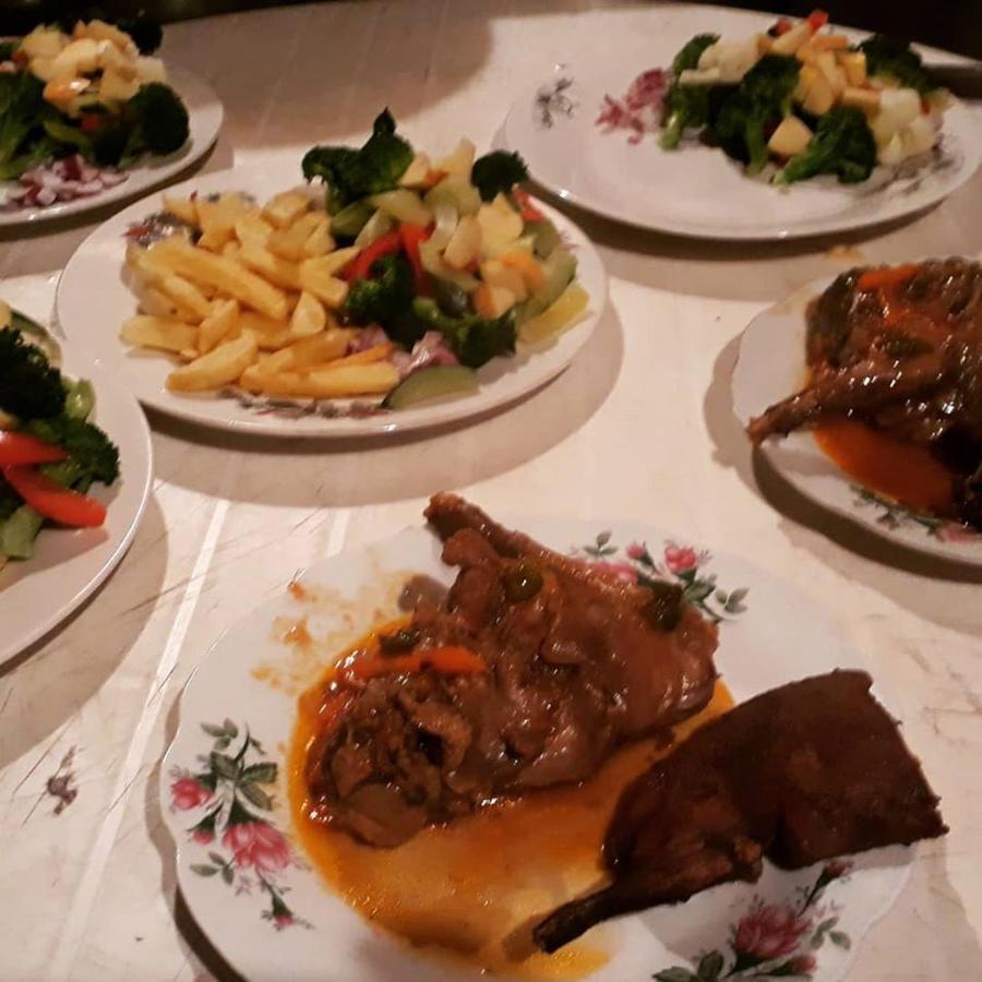 Hostal Dona Clarita & Vegetarian Food Chugchilan Bagian luar foto