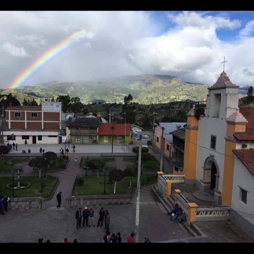 Hostal Dona Clarita & Vegetarian Food Chugchilan Bagian luar foto
